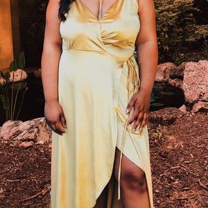 LULUS GOLD&VELVET MIDI DRESS